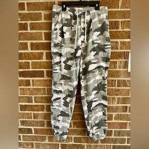 Refuge Adjustable Camo Pants